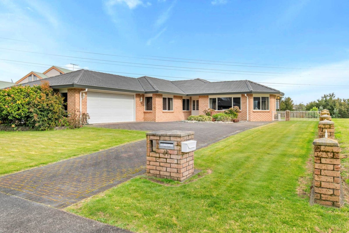41 Longford Park Drive, Takanini, Auckland - Carousel 1