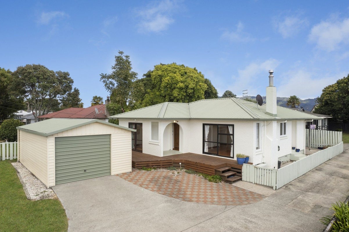 21 Dunlop Road, Te Puke, Te Puke - Carousel 1