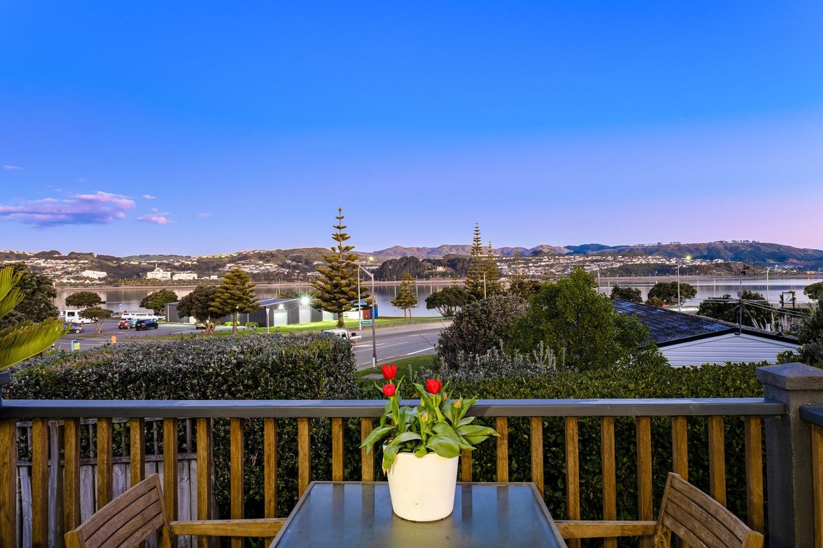 140 Main Road, Titahi Bay, Porirua - Carousel 1