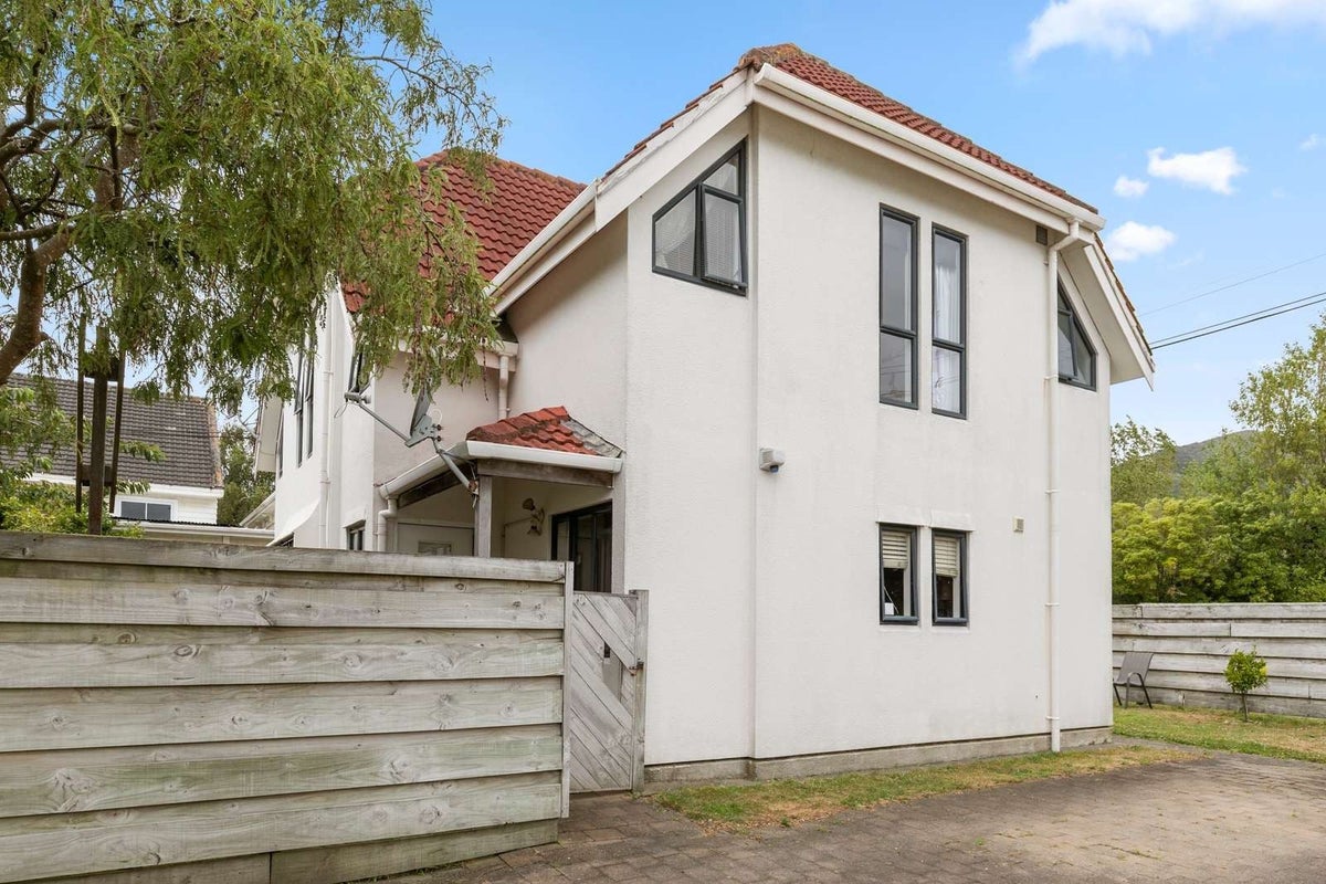 3/74 Waiwhetu Road, Waiwhetu, Lower Hutt - Carousel 2