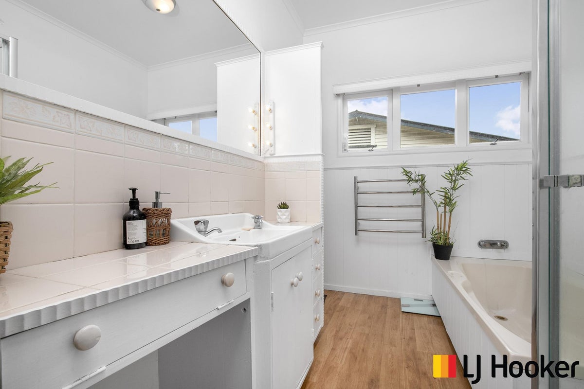 47 Bannerman Road, Morningside, Auckland - Carousel 2