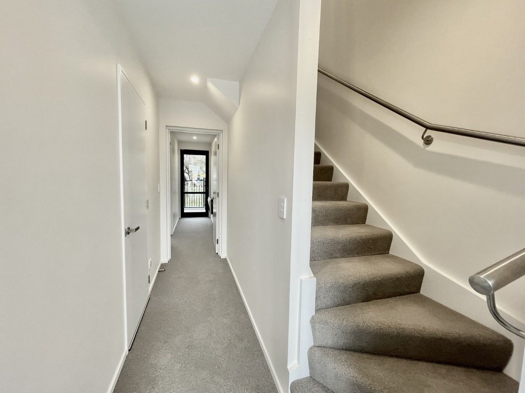 7/27 Harewood Road, Papanui, Christchurch - Carousel 2