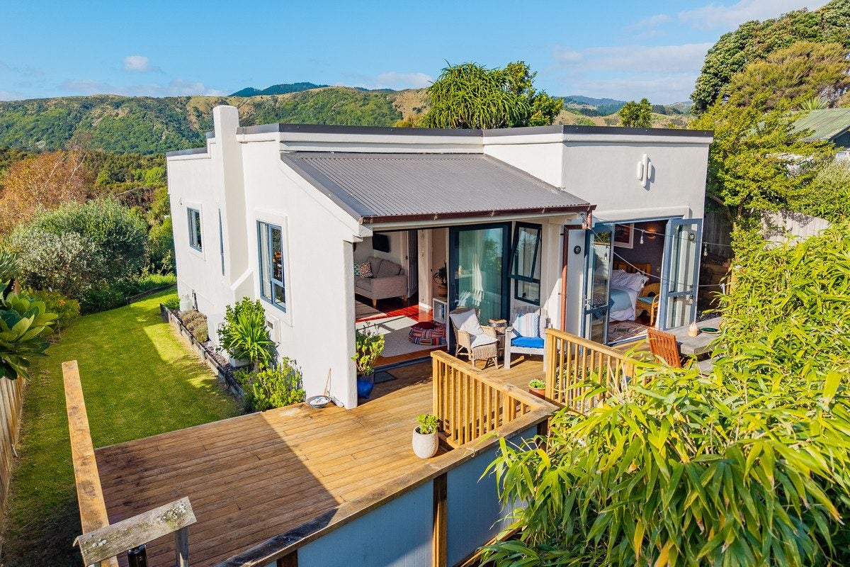 61 Tennis Court Road, Raumati South, Paraparaumu - Carousel 1