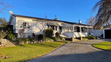 26 Busby Hill, Havelock North, Havelock North - Carousel 1