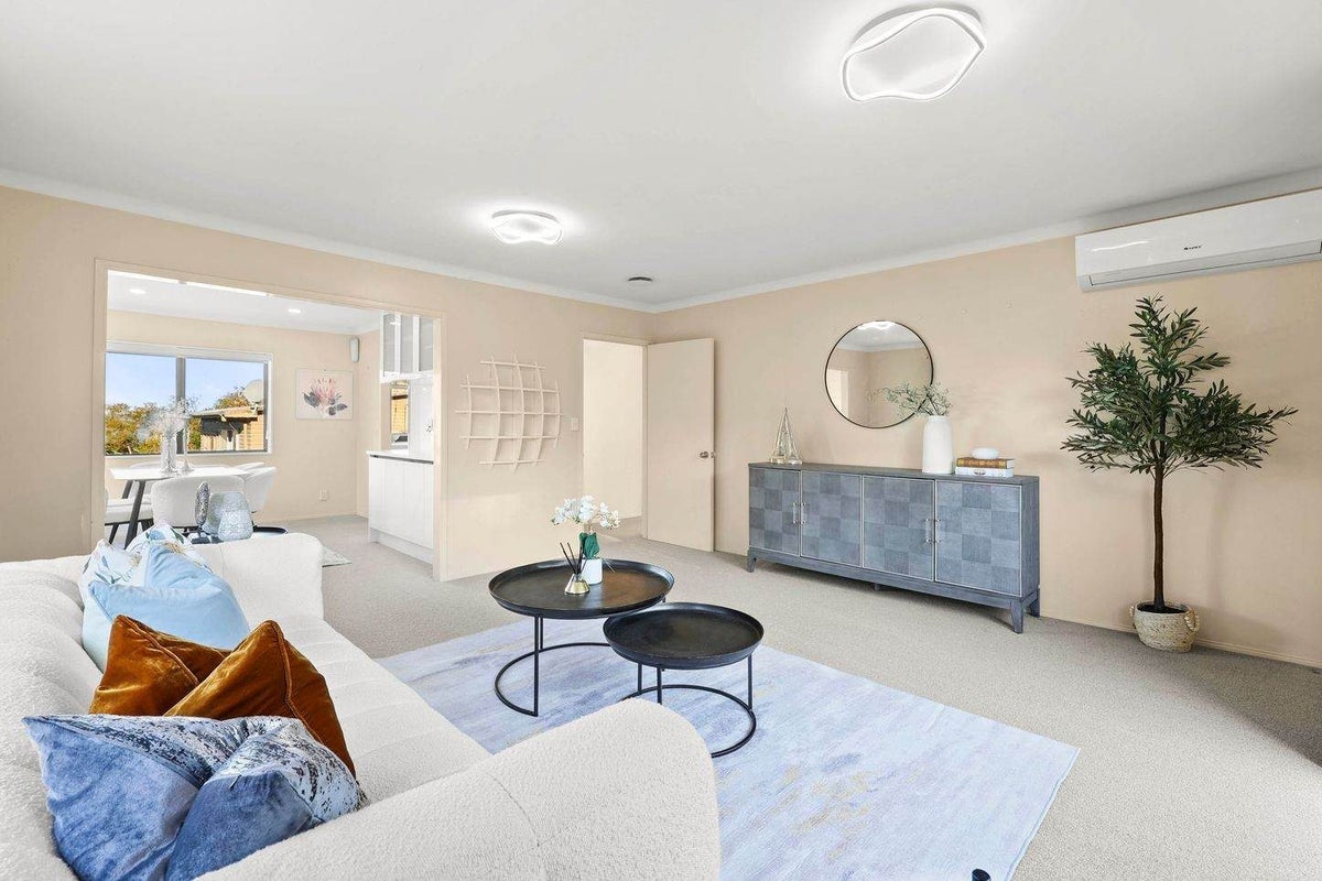 2/20 Beach Road, Mellons Bay, Auckland - Carousel 2