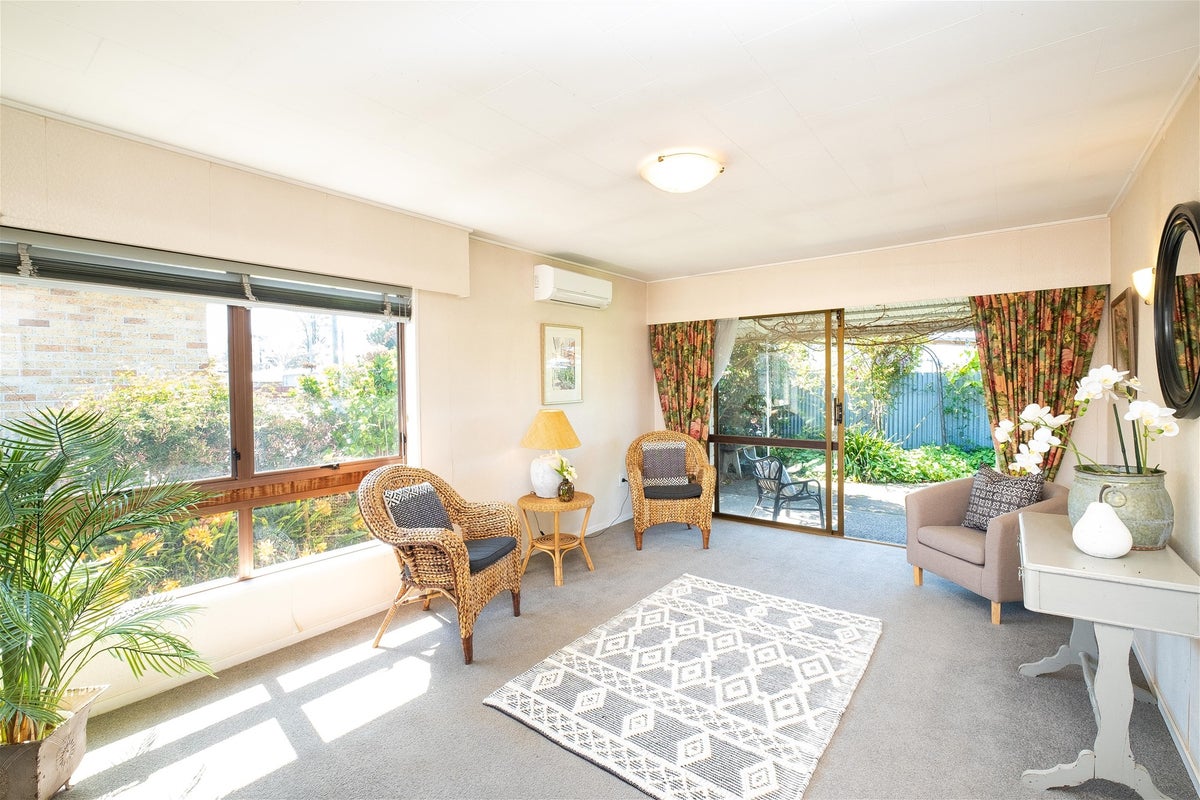 800A Queen Street East, Parkvale, Hastings - Carousel 2