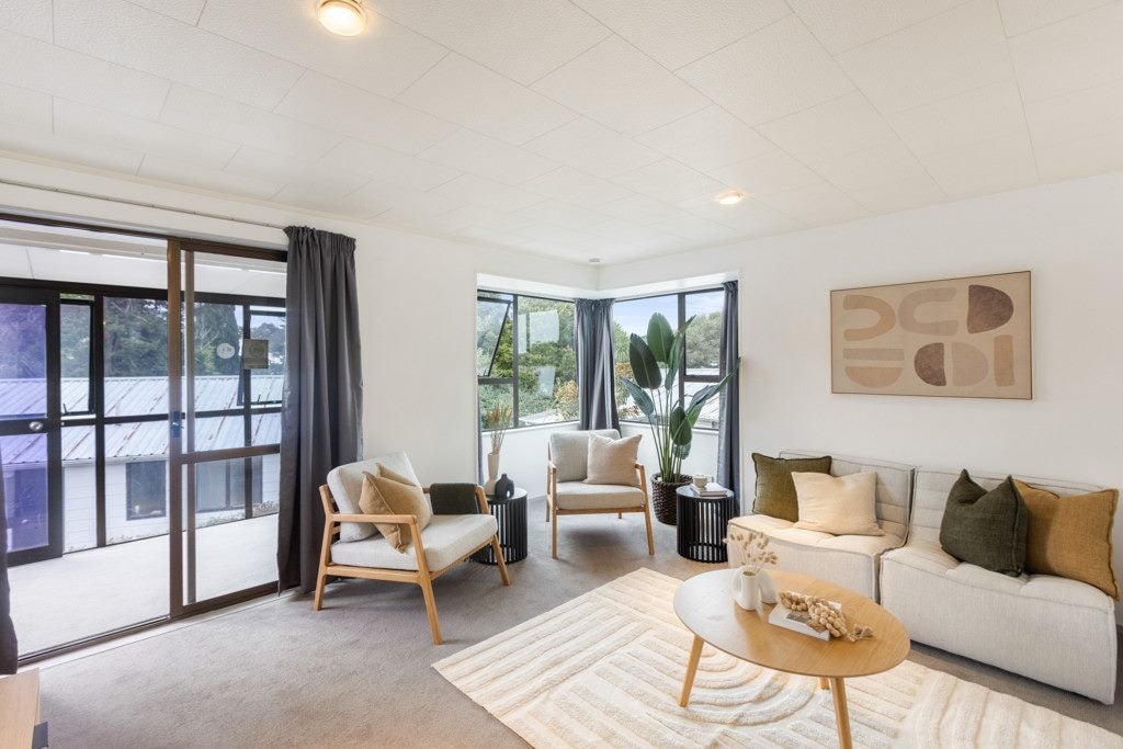 8 Glen Close, Glen Eden, Auckland - Carousel 1