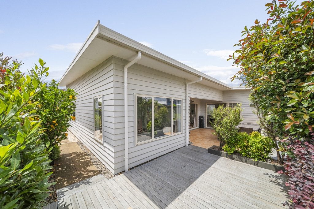 21 Santa Barbara Drive, Papamoa Beach, Papamoa - Carousel 1