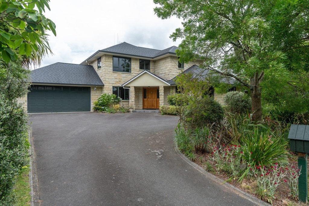 4 Canaandale Drive, Flagstaff, Hamilton - Carousel 1