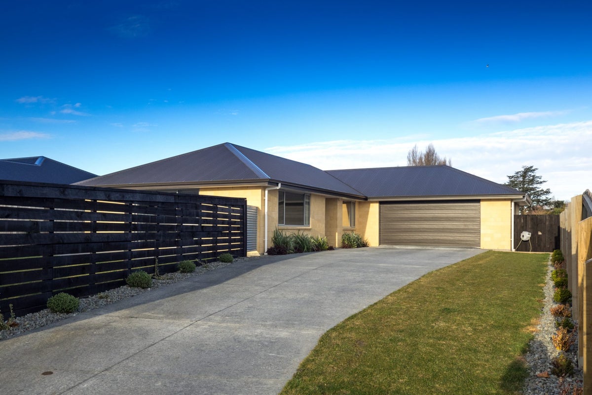8 Avalon Grove, Netherby, Ashburton - Carousel 2