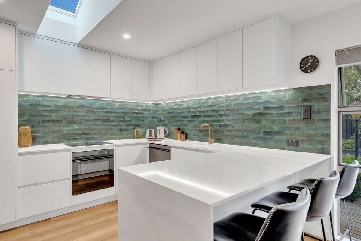 18D Montgomery Terrace, Hokowhitu, Palmerston North - Carousel 1