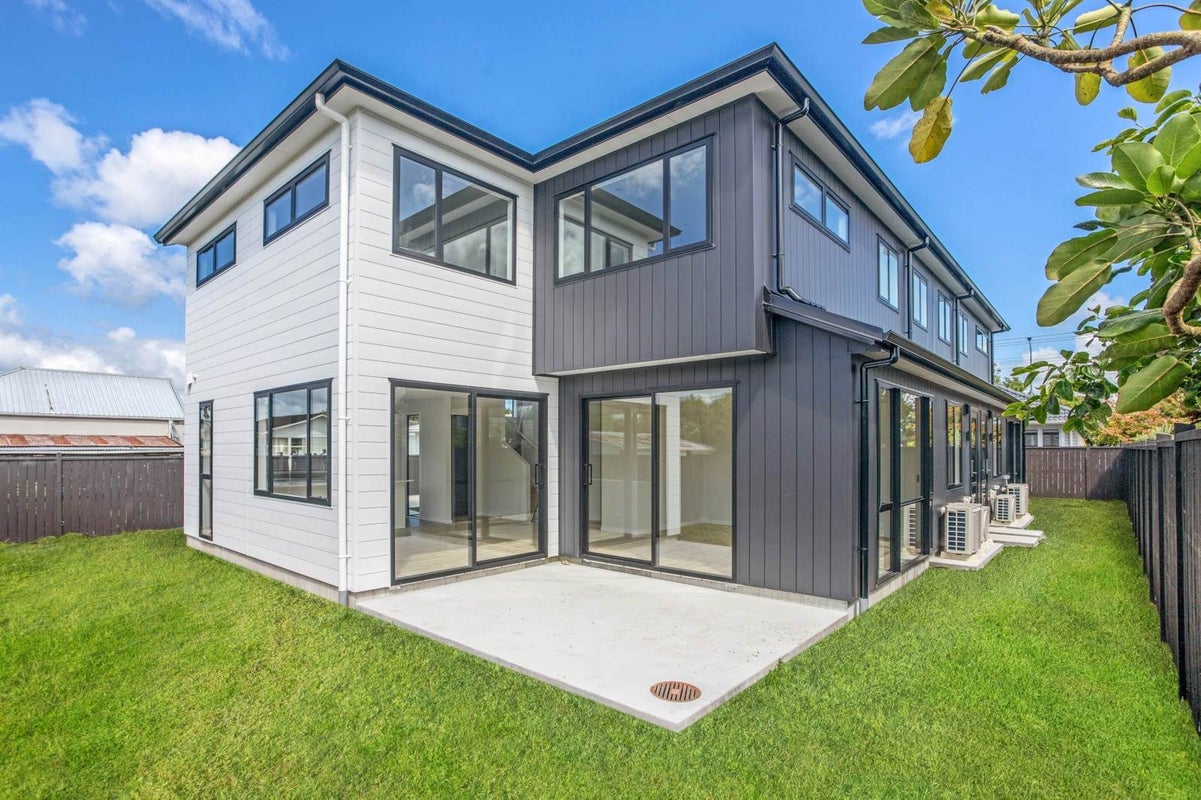 65B Gloria Avenue, Te Atatu Peninsula, Auckland - Carousel 2