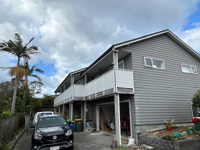 17 Rothesay Bay Road, Rothesay Bay, Auckland - Carousel 1