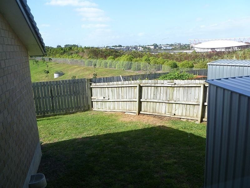 24 Fairchild Avenue, Goodwood Heights, Auckland - Carousel 11