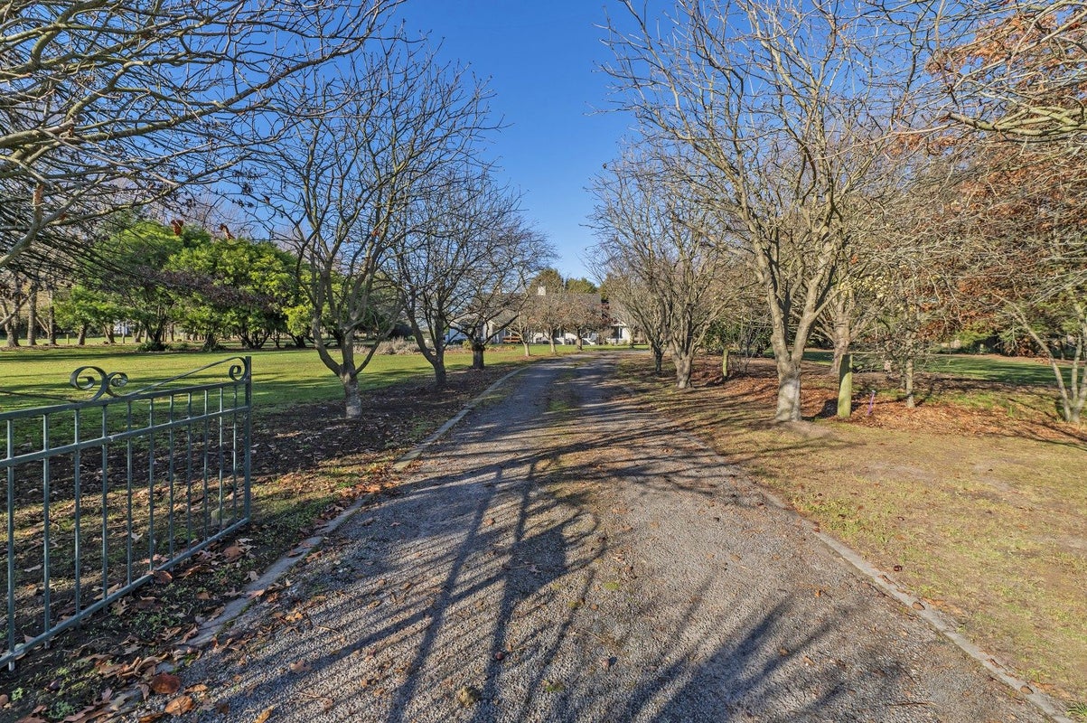 22 Raven Drive, Christchurch - Carousel 29