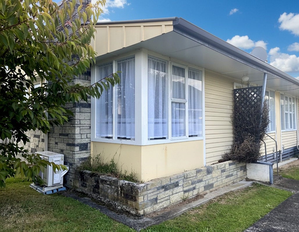 1/555 Fergusson Drive, Trentham, Upper Hutt - Carousel 1