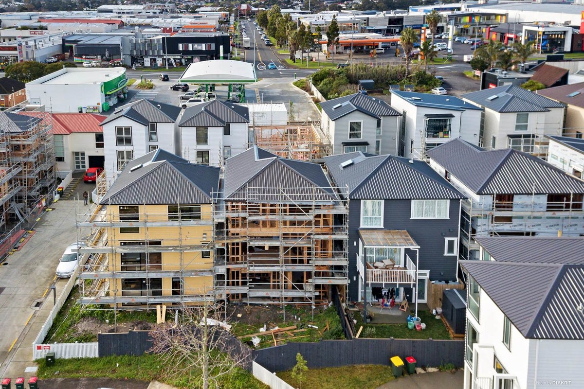 4 Nephrite Lane, Henderson, Auckland - Carousel 1