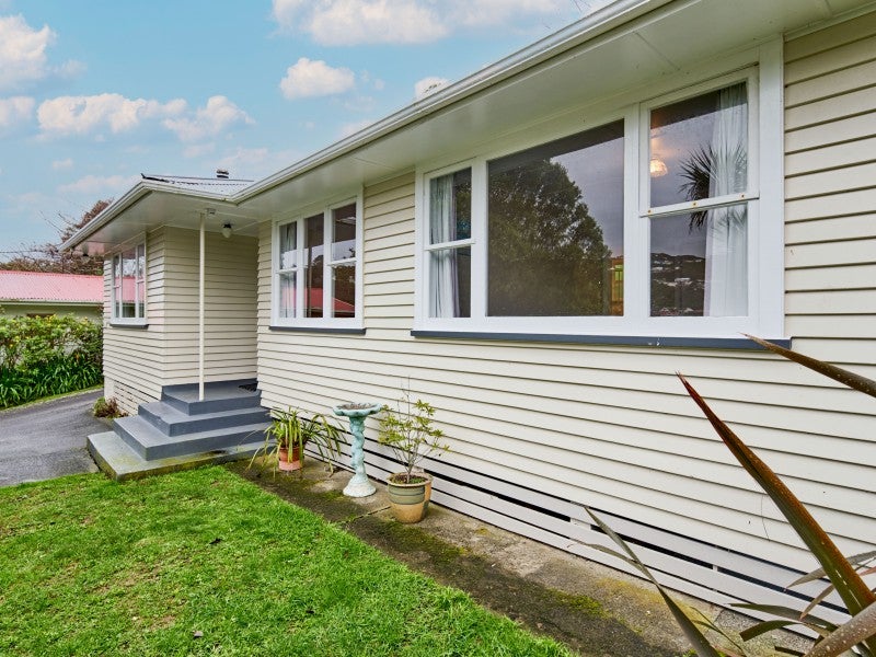 381A Karori Road, Karori, Wellington - Carousel 1