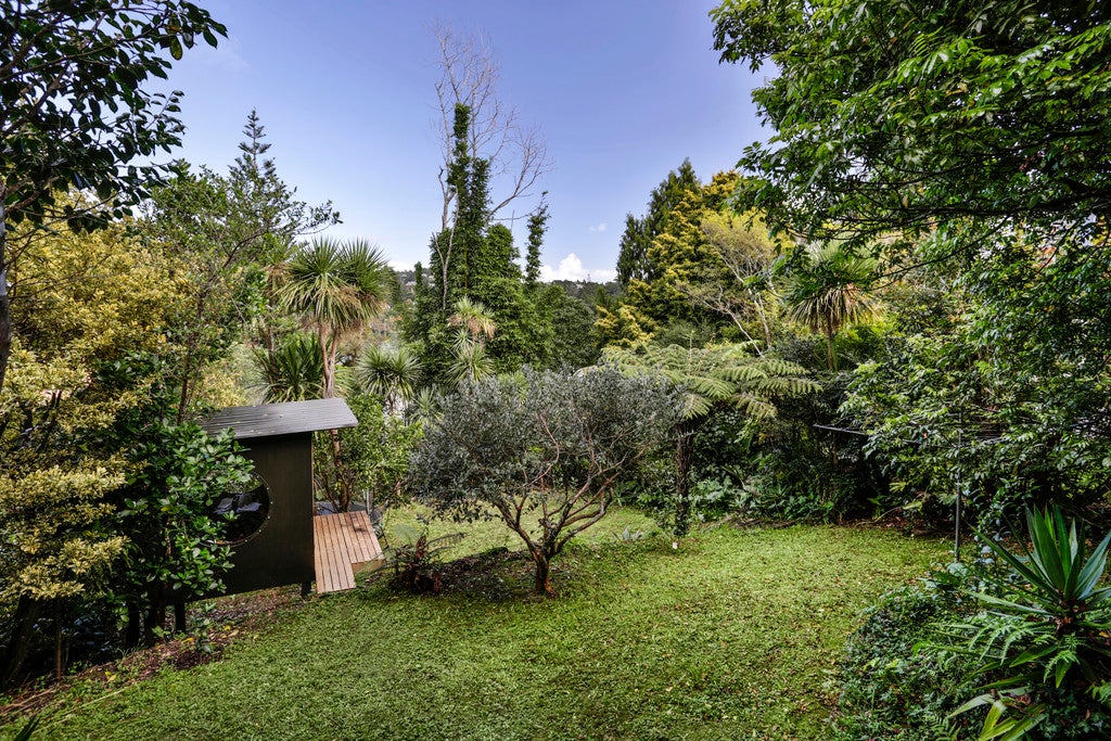 210 Golf Road, Titirangi, Auckland - Carousel 19