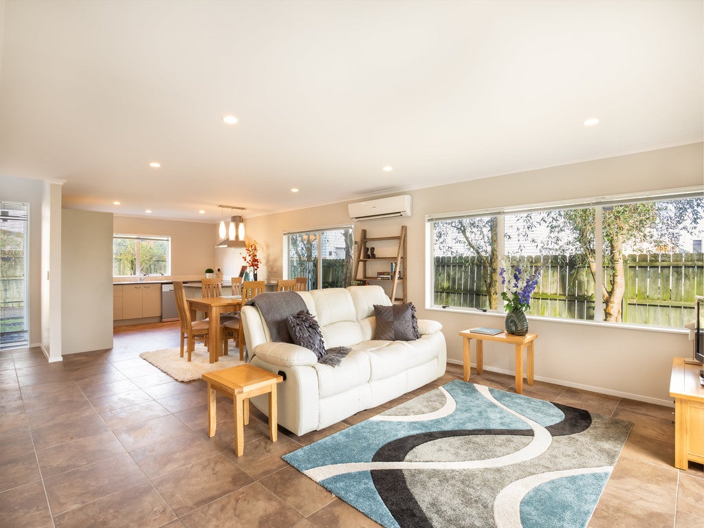 7 Ritchie Crescent, Takanini, Auckland - Carousel 1