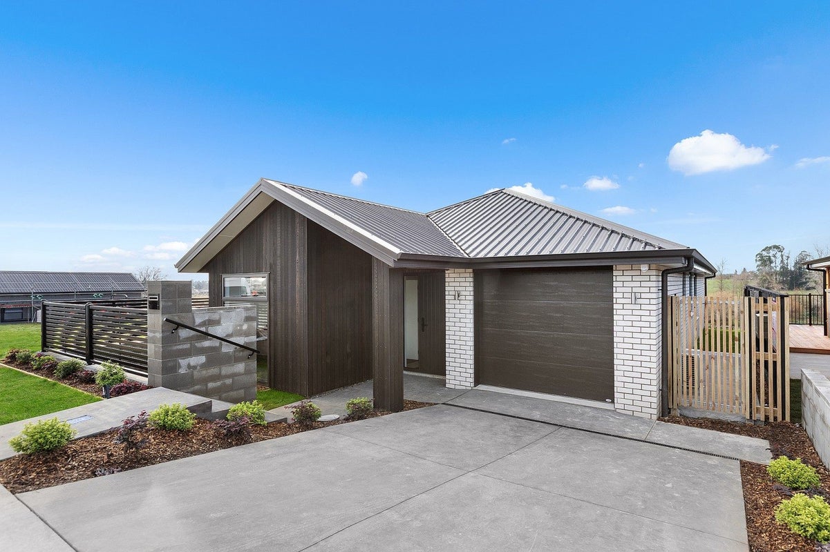 9 Lumino Terrace, Peacocke, Hamilton - Carousel 1