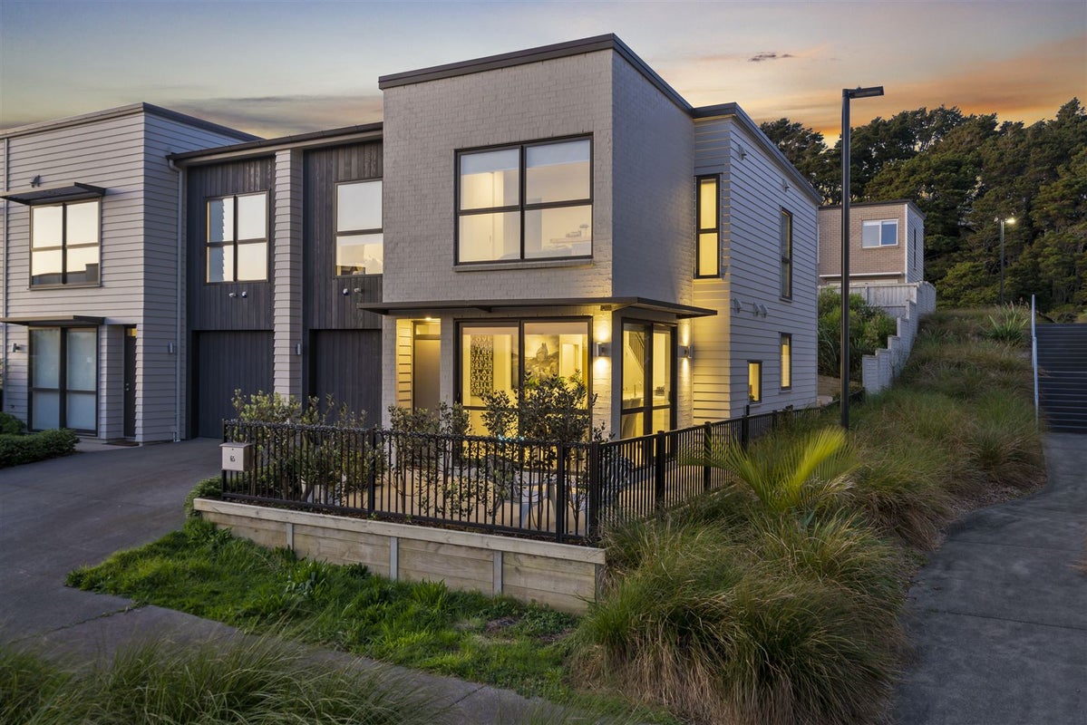 65 Matairangi Avenue, Totara Heights, Auckland - Carousel 1