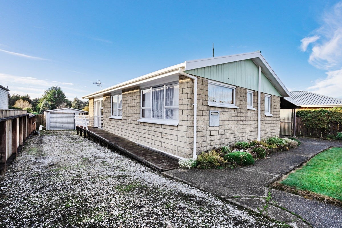 11 Gretna Street, Heidelberg, Invercargill - Carousel 1