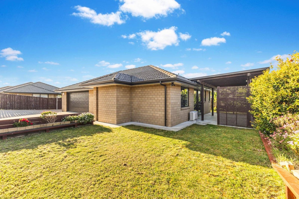 19 Reward Place, Mangere, Auckland - Carousel 2