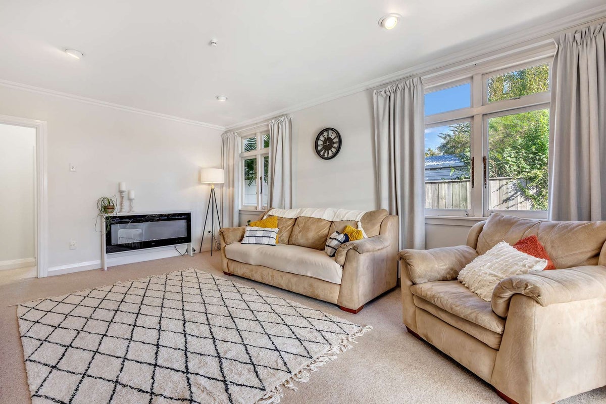 8 Cochrane Street, Fairy Springs, Rotorua - Carousel 2