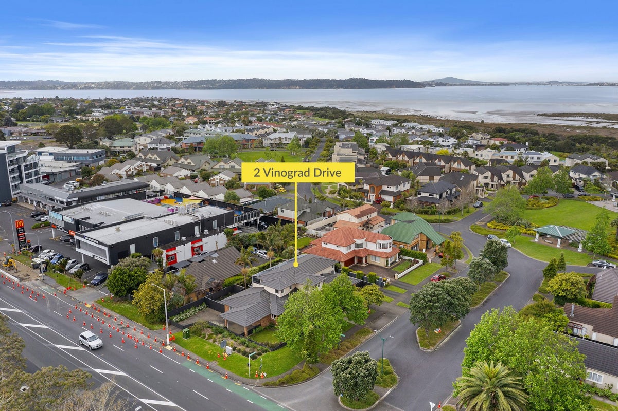 2 Vinograd Drive, Te Atatu Peninsula, Auckland - Carousel 50