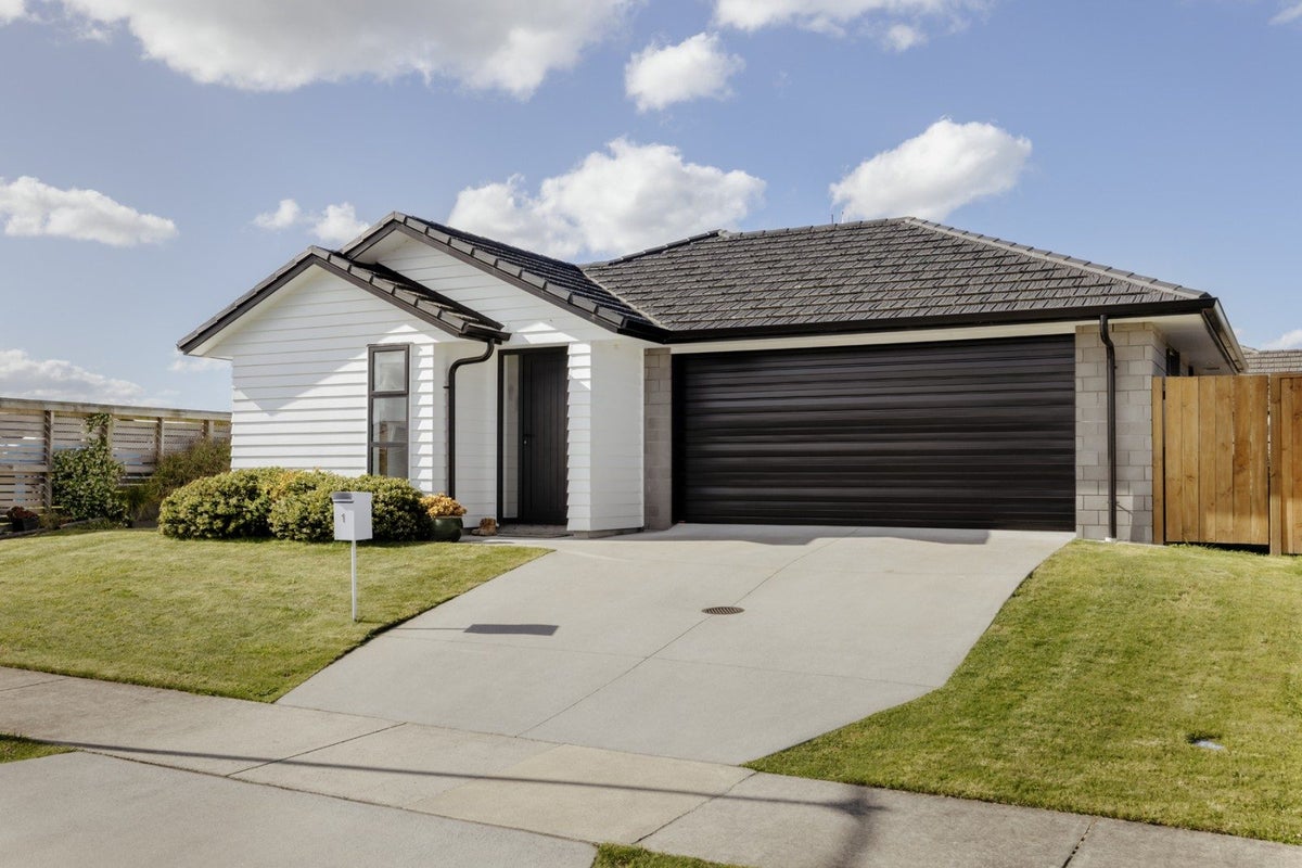 1 Mary Place, Pyes Pa, Tauranga - Carousel 1