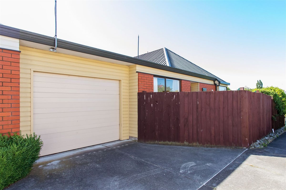 1/6 Gatonby Place, Avonhead, Christchurch - Carousel 13