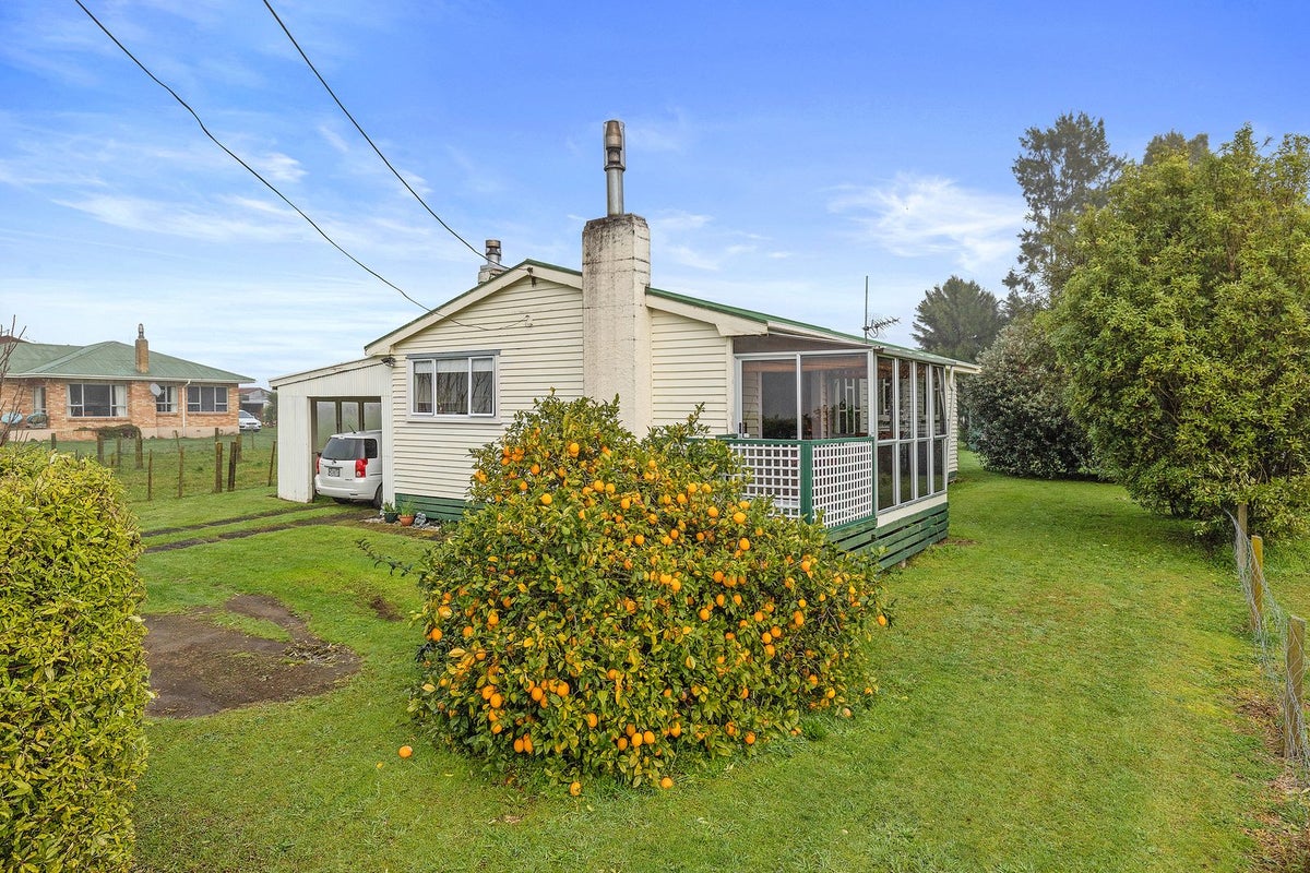 24 Alexandra Road, Te Aroha West, Te Aroha - Carousel 1