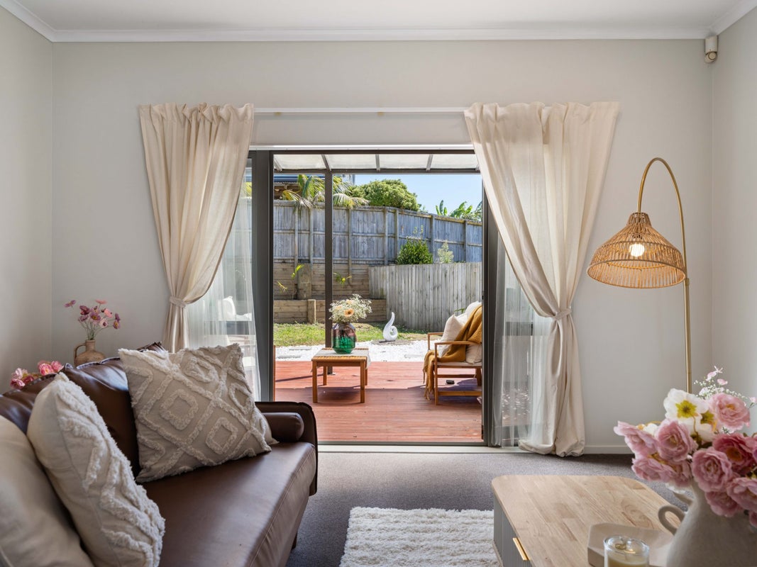 30 Ipukarea Street, Weymouth, Auckland - Carousel 2
