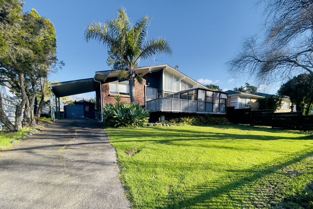52 Hope Farm Avenue, Pakuranga Heights, Auckland - Carousel 1