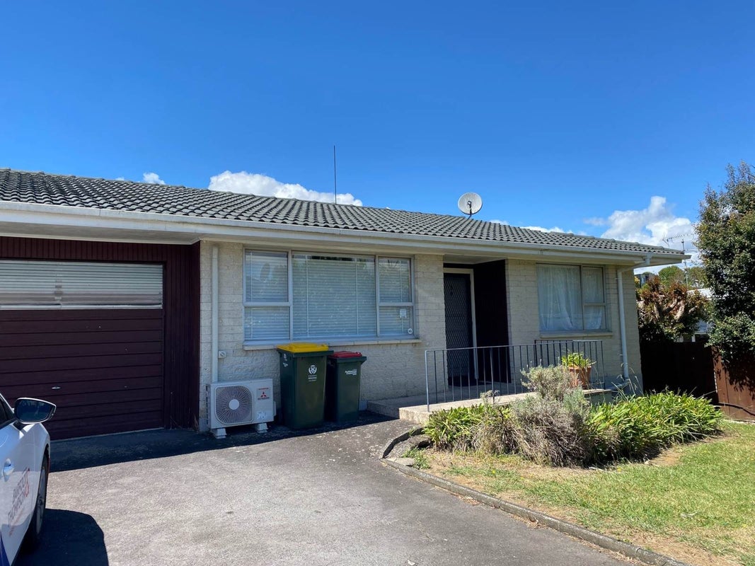 3/54 Moore Street, Howick, Auckland - Carousel 1