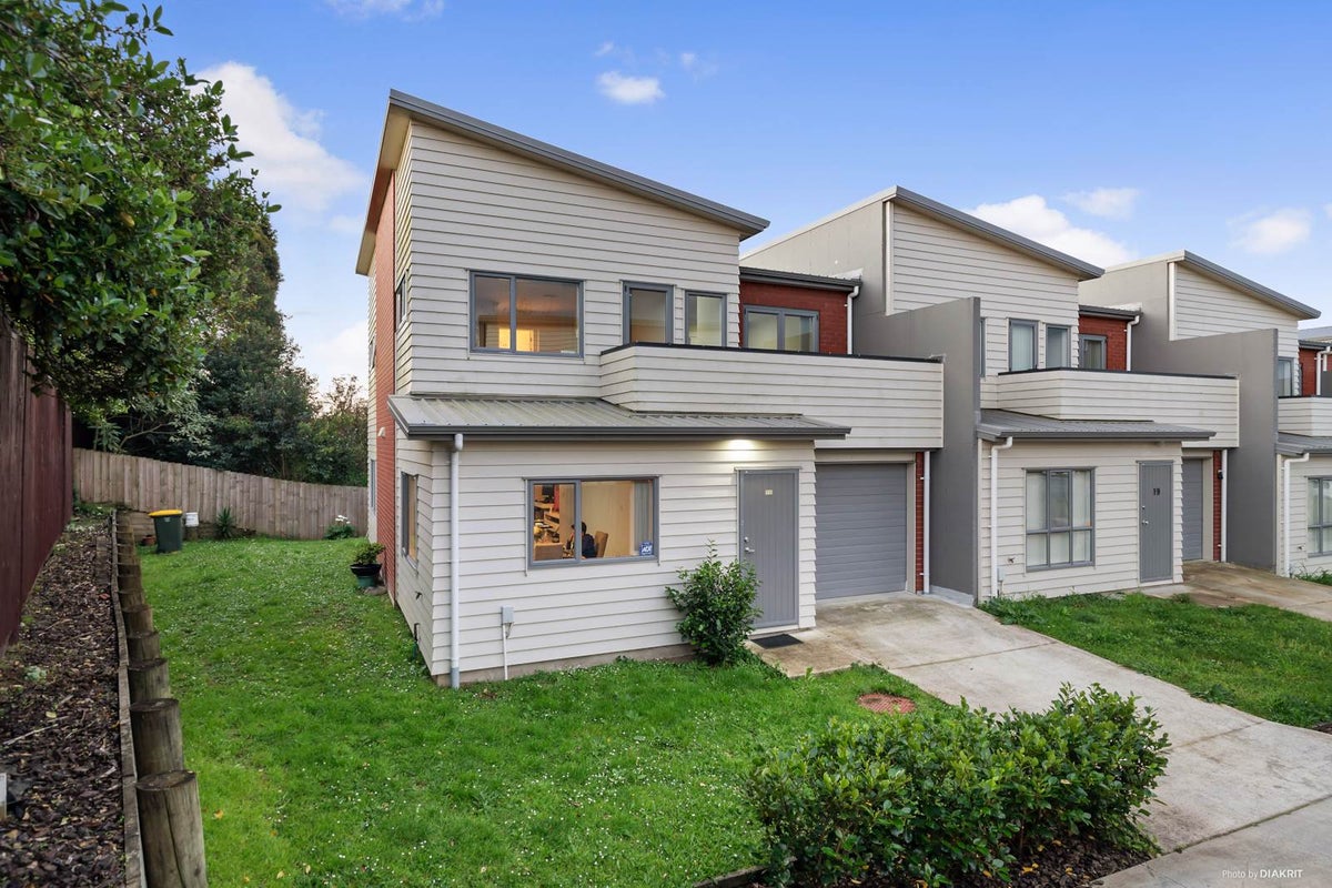 18/46 Park Estate Road, Rosehill, Papakura - Carousel 1