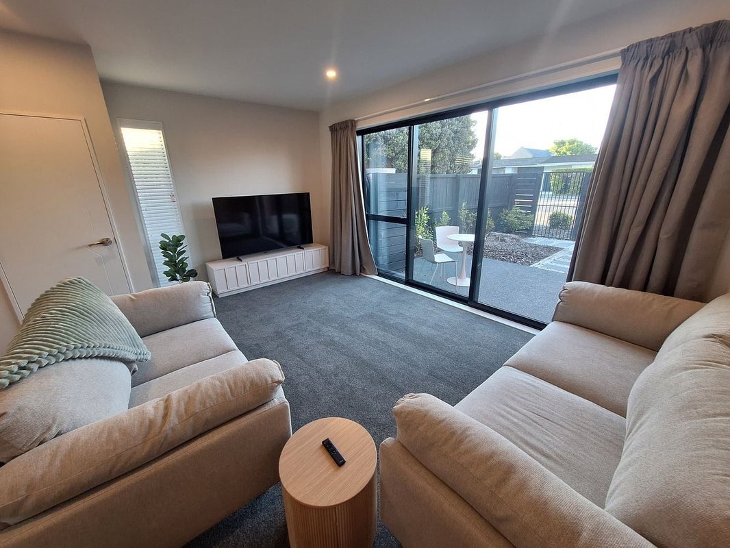 1/140 St Albans Street, St Albans, Christchurch - Carousel 2