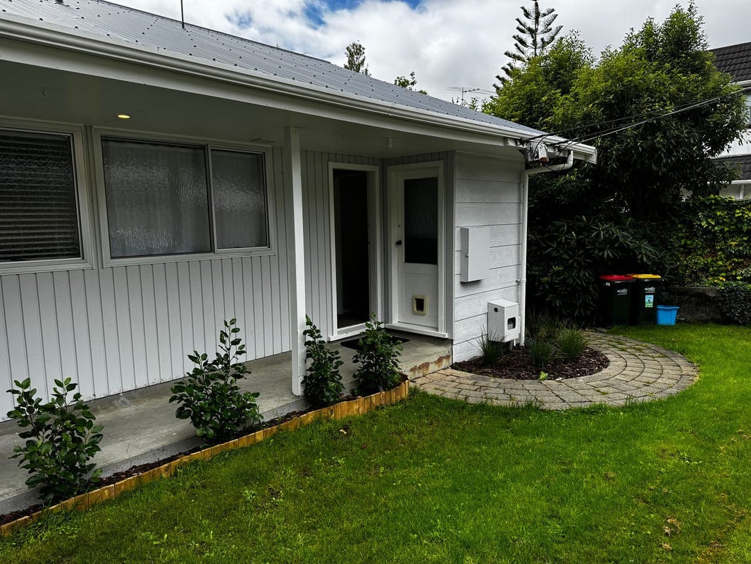 1/462 Stokes Valley Road, Stokes Valley, Lower Hutt - Carousel 2