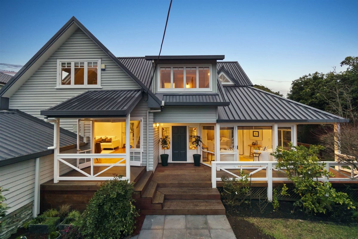 31 Winscombe Street, Belmont, Auckland - Carousel 1