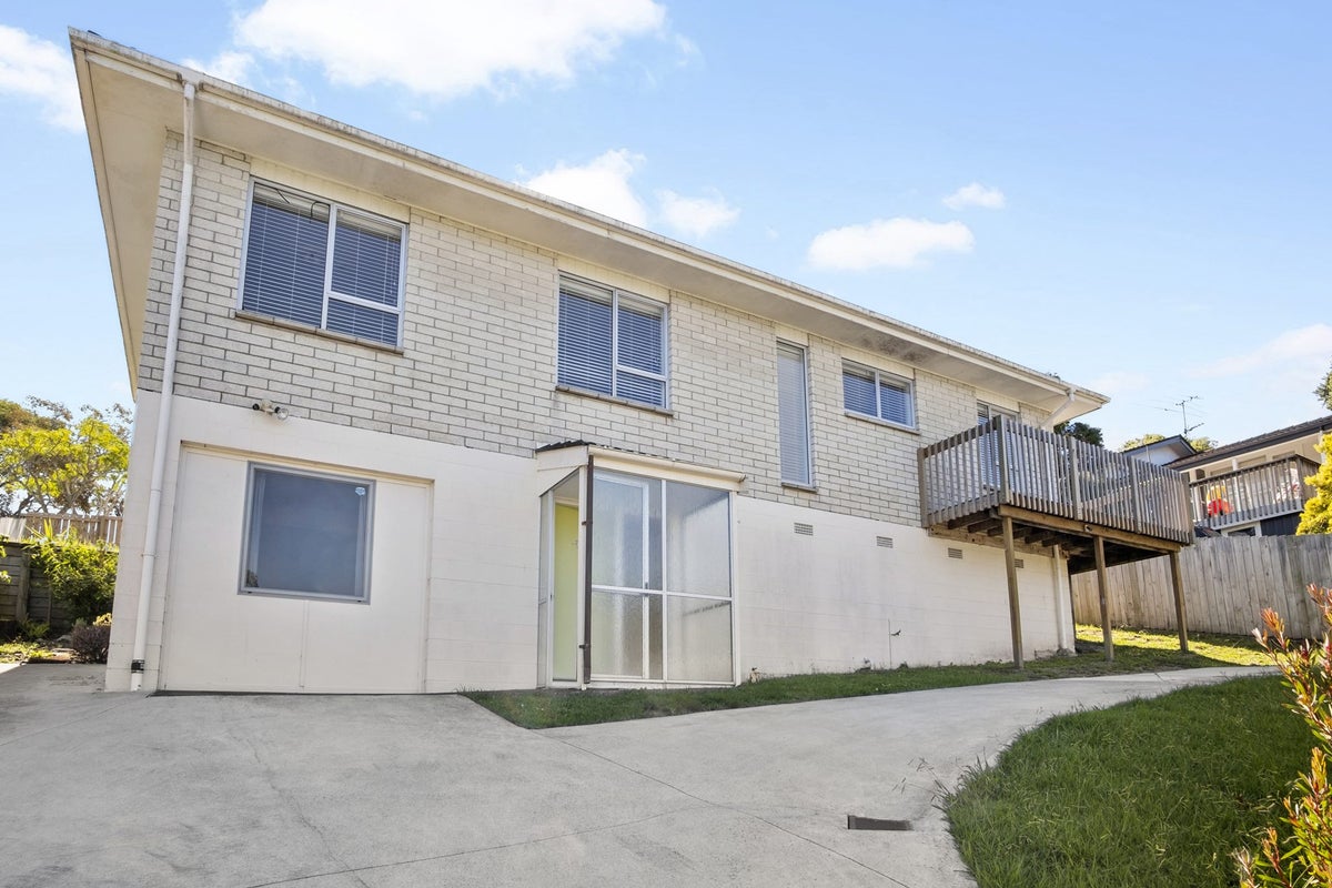 9 Simon Ellice Drive, Bayview, Auckland - Carousel 1