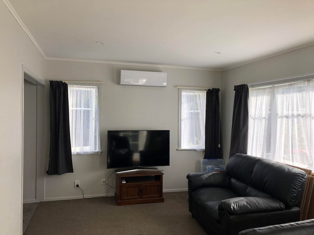 1/75 Moore Street, Howick, Auckland - Carousel 2