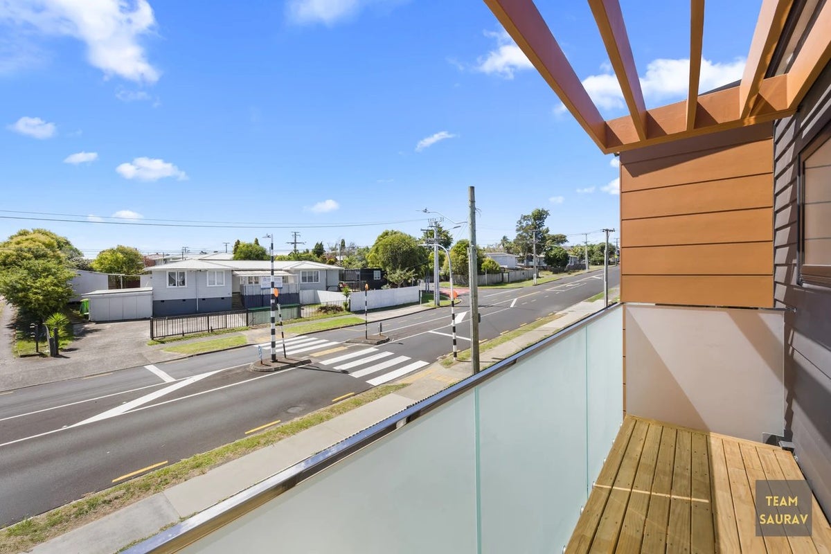 6/108 Mahia Road, Manurewa, Auckland - Carousel 1