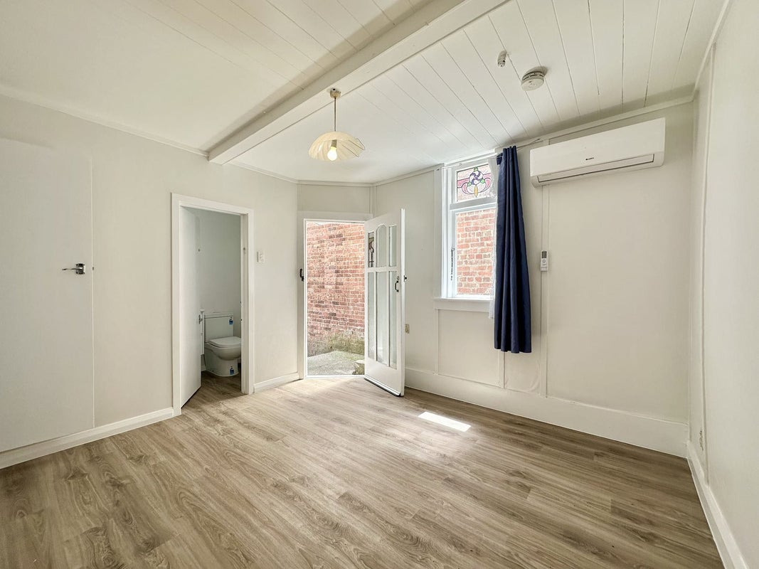 1B Manley Terrace, Newtown, Wellington - Carousel 11