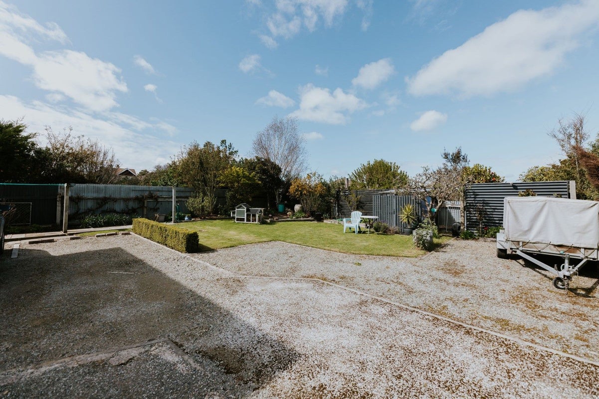21 Arrow Crescent, Holmes Hill, Oamaru - Carousel 27