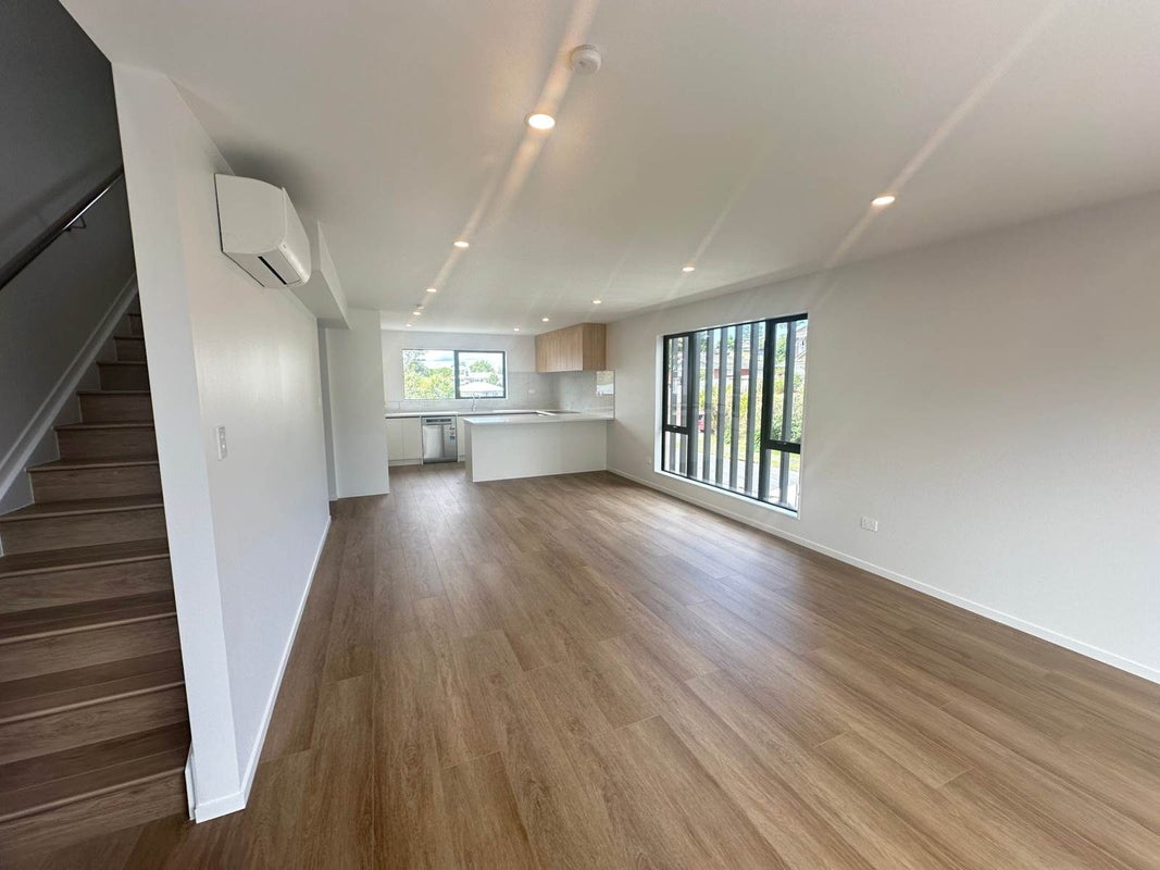 4/8 Grove Lane, Pakuranga, Auckland - Carousel 2