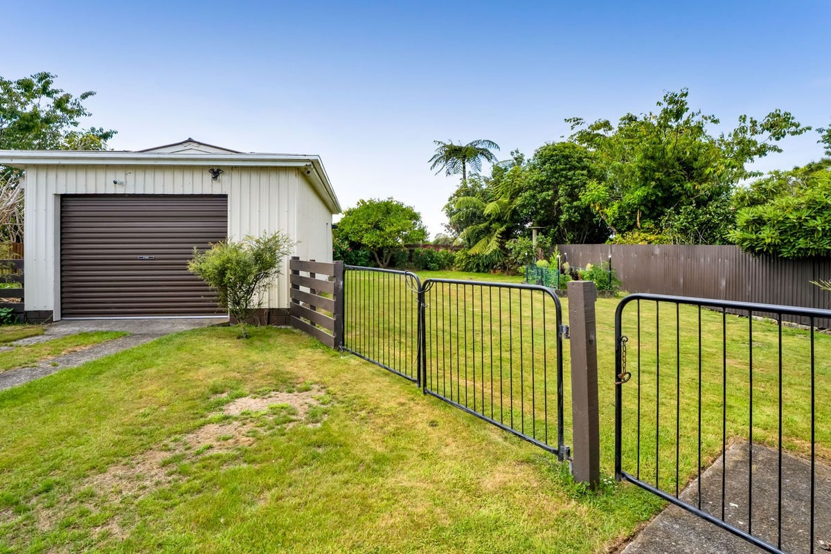 4 Fitzgerald Avenue, Kaponga, Hawera - Carousel 21