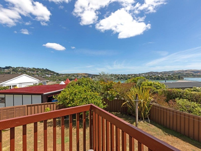 20 Spinnaker Drive, Whitby, Porirua - Carousel 1