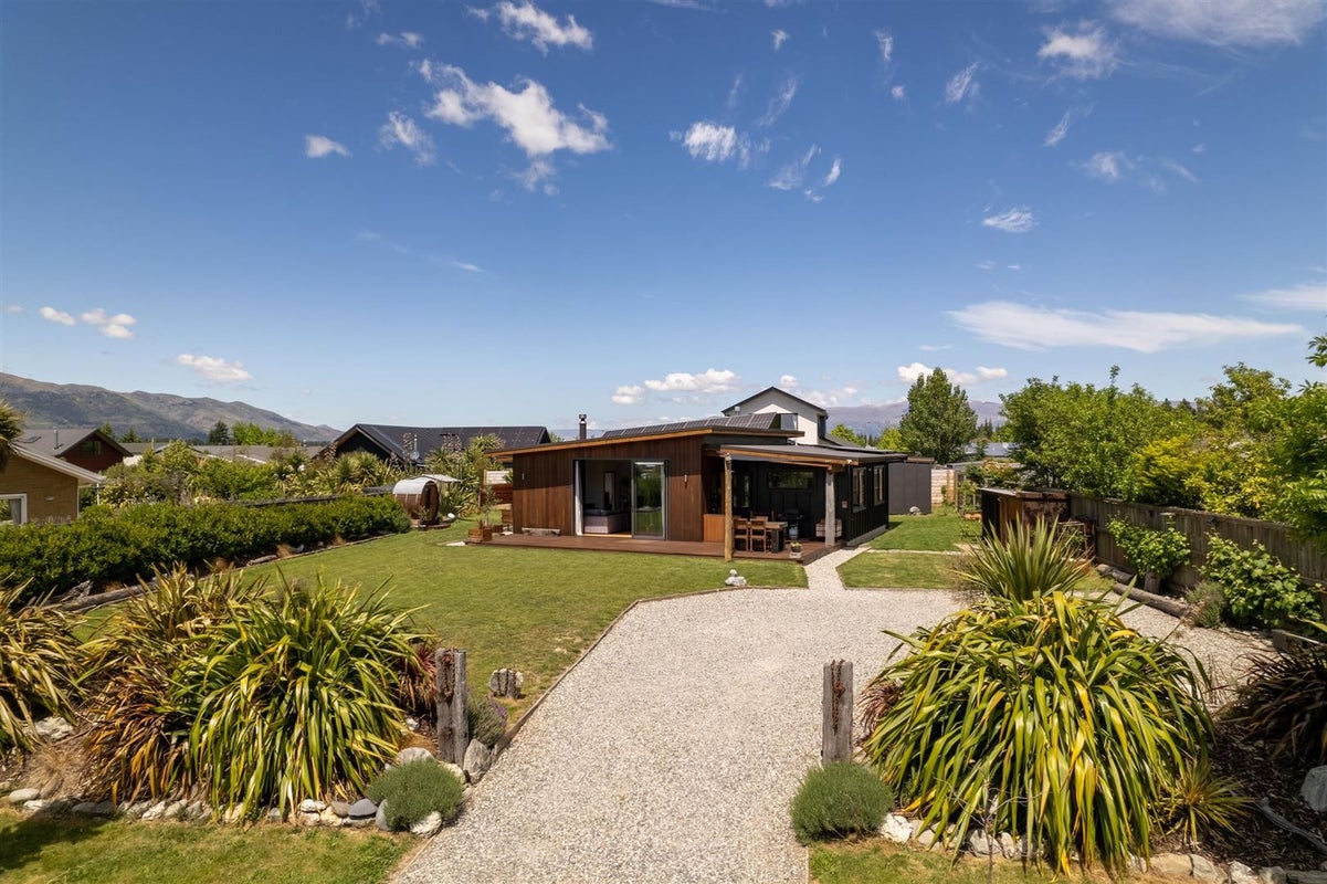 12 Hewson Crescent, Lake Hawea - Carousel 2