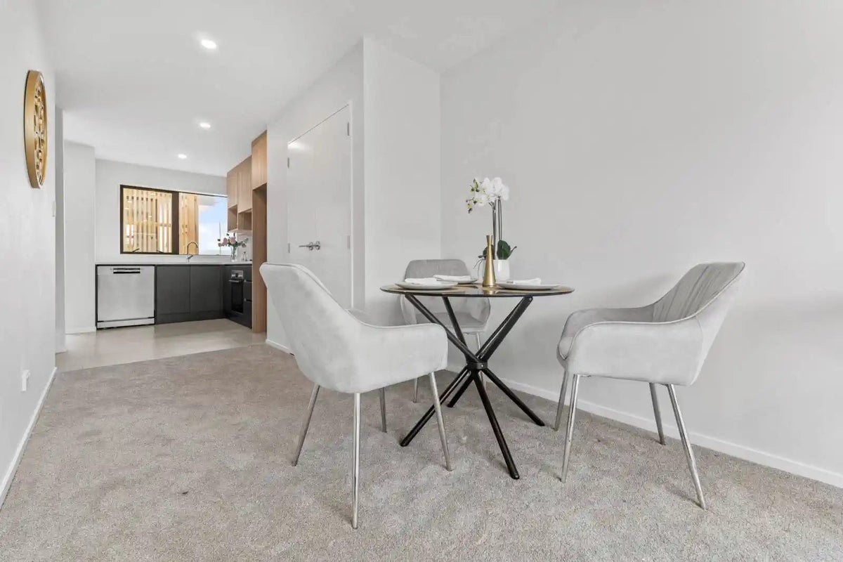 9/267 Great North Road, Henderson, Auckland - Carousel 2